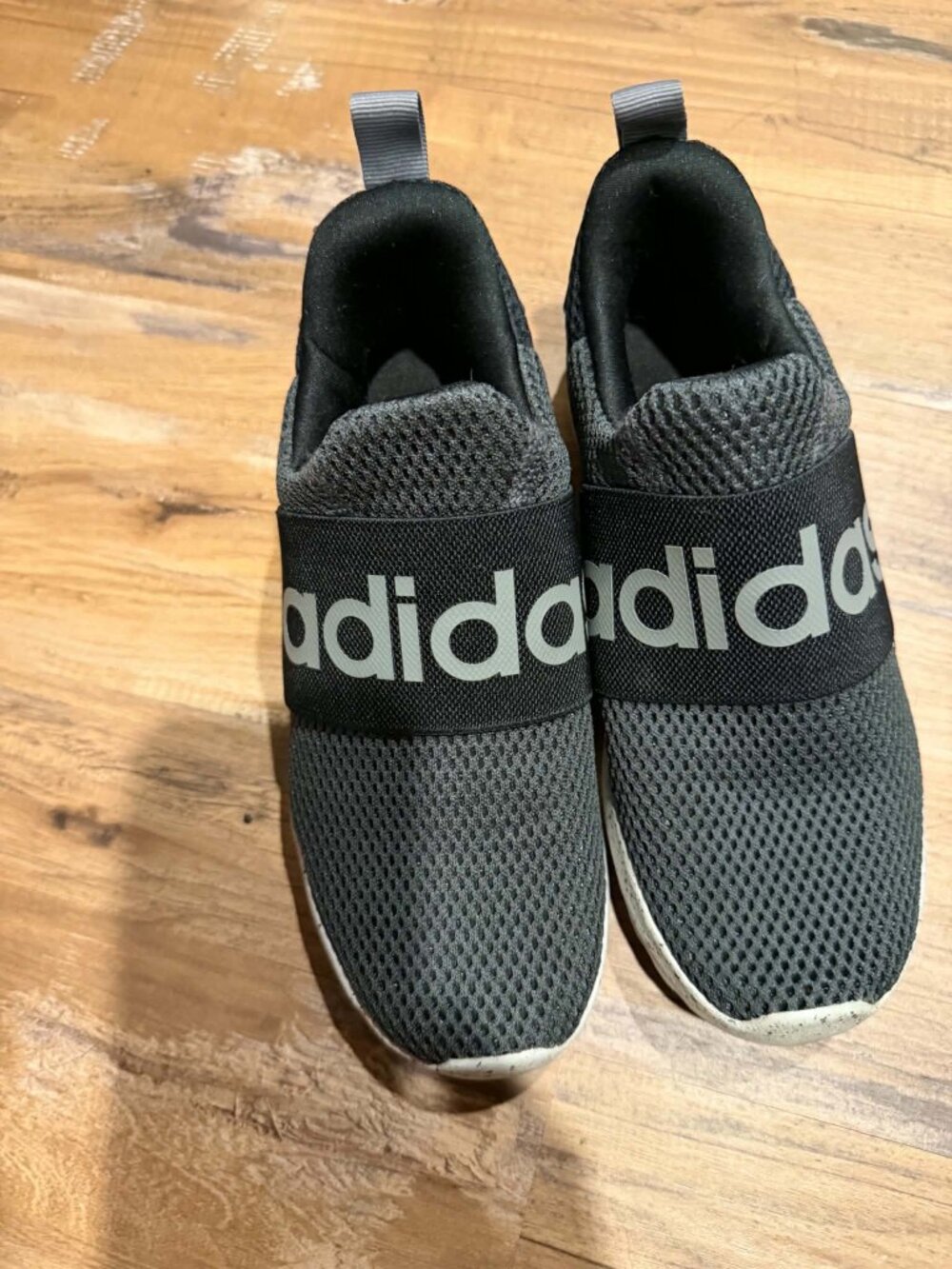 Kids Adidas Pull on Sneakers Size 2